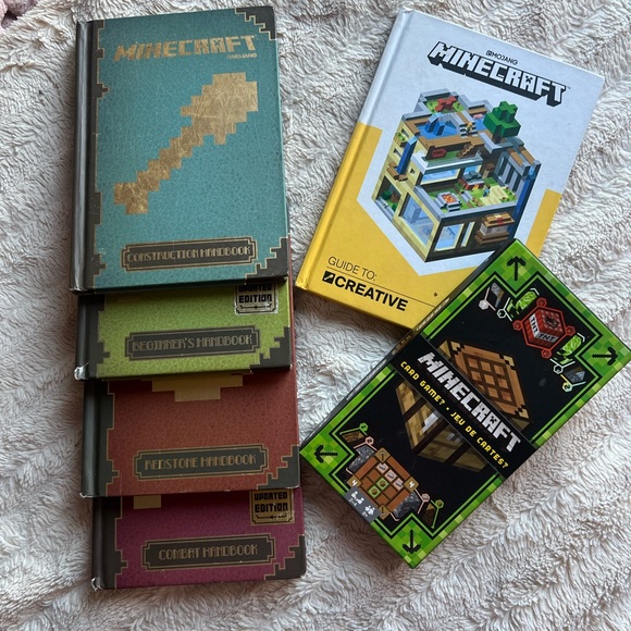 Minecraft books/games - Picture 1 of 4